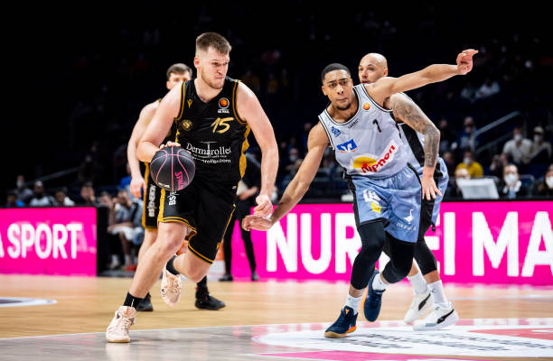 球队年轻四 球队年轻四