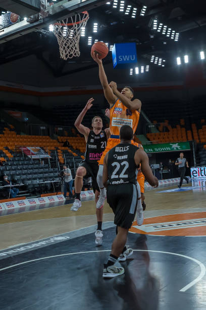 到亚足联的 到亚足联的